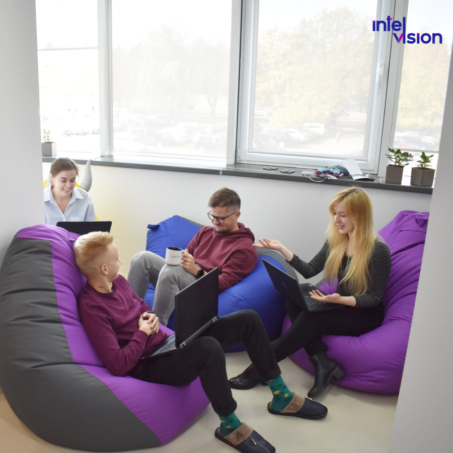 Intelvision: Homeoffice und Büro
